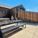 Luxury Group Retreat In The Yorkshire Dales Prázdninový dům *