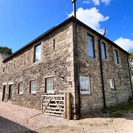 Luxury Group Retreat In The Yorkshire Dales